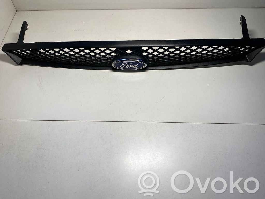 Ford Focus Augšējais režģis 
