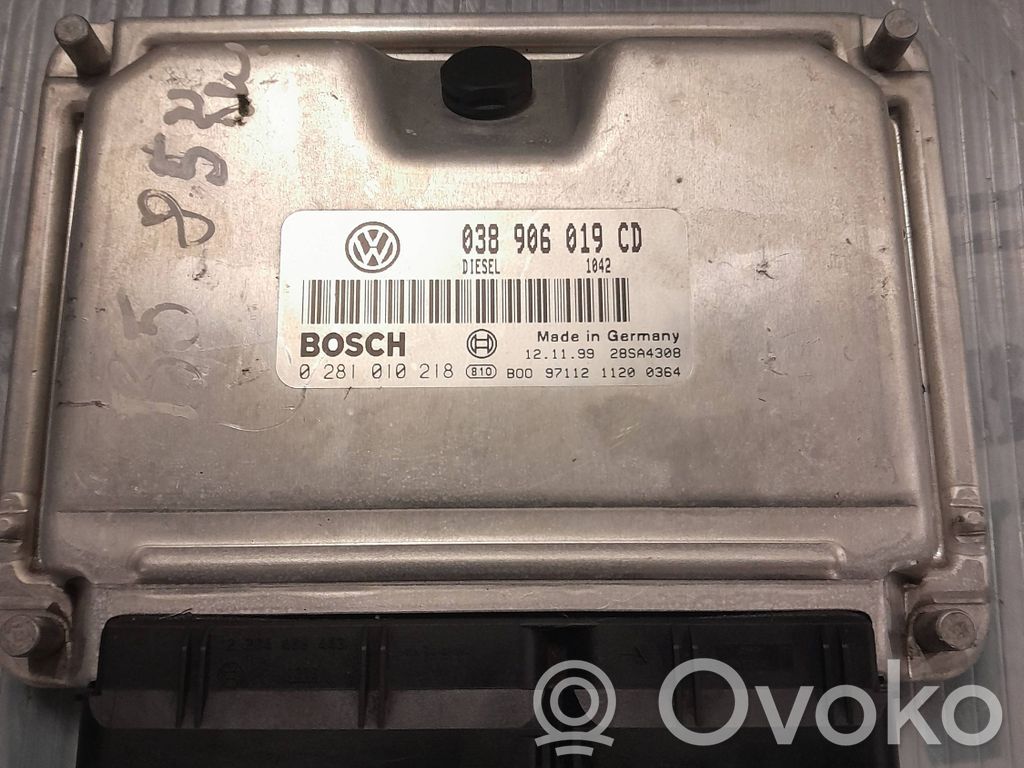 Volkswagen PASSAT B5 Sterownik / Moduł ECU 