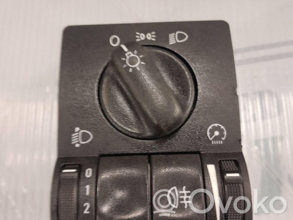Opel Astra G Light switch 