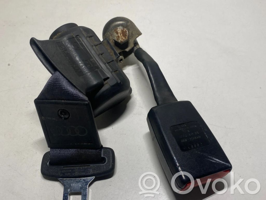 Audi A8 S8 D2 4D Pas bezpieczeństwa fotela tylnego środkowego 