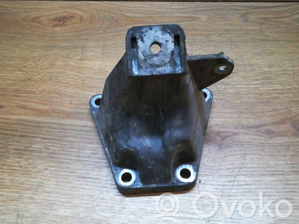 Audi A6 S6 C5 4B Engine mounting bracket 