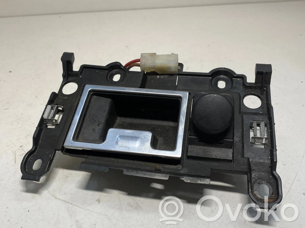 BMW 5 E60 E61 Ashtray (front) 