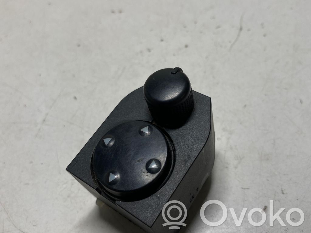 Wing mirror switch   8D0959565A,03240034