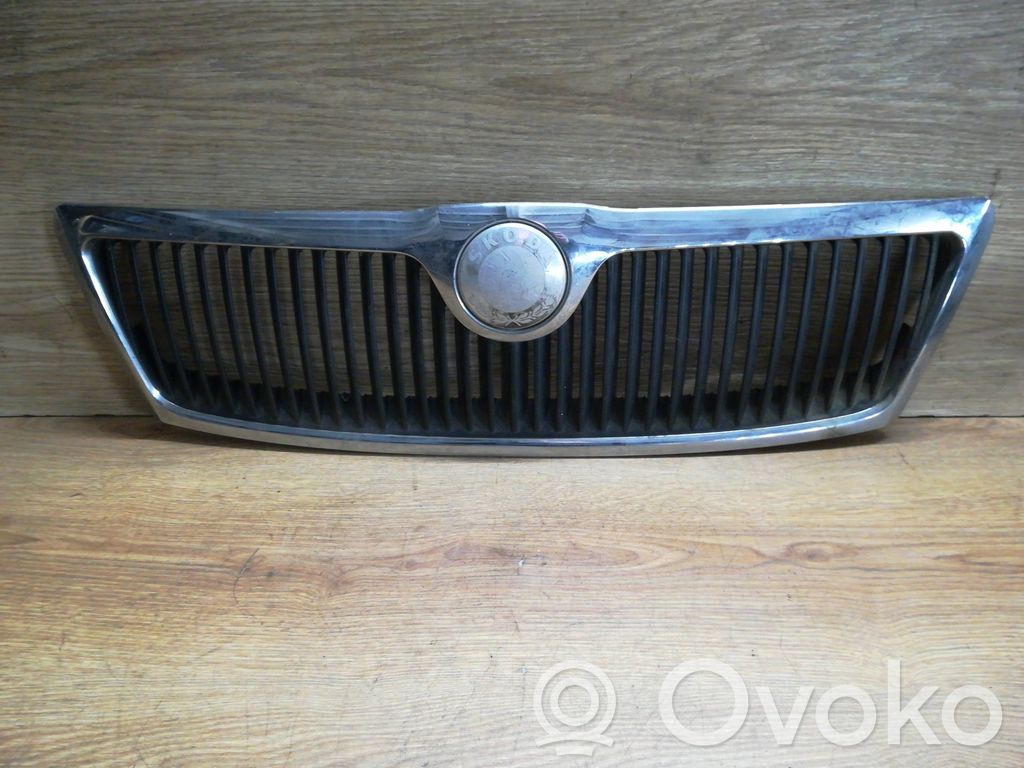 Skoda Octavia Mk2 (1Z) Etusäleikkö 