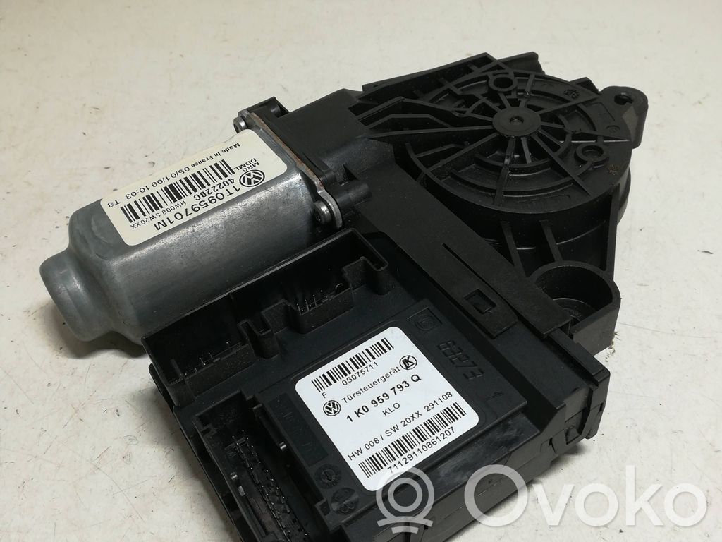 Volkswagen Touran I Silnik regulatora szyby drzwi przednich 