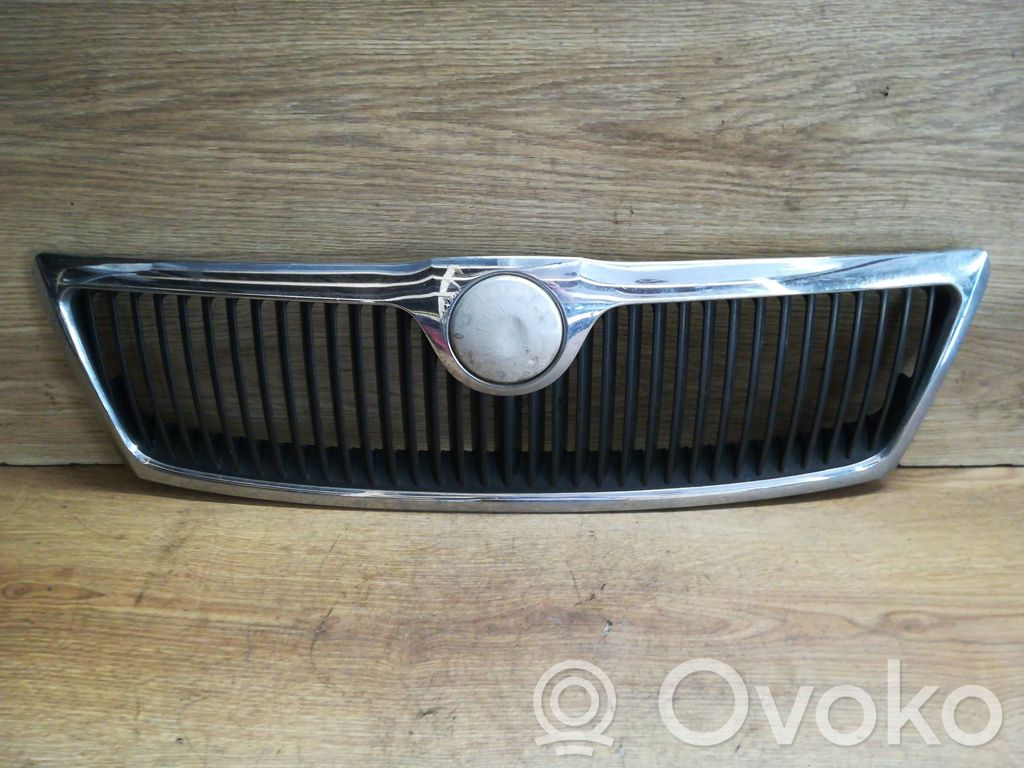 Skoda Octavia Mk2 (1Z) Etusäleikkö 
