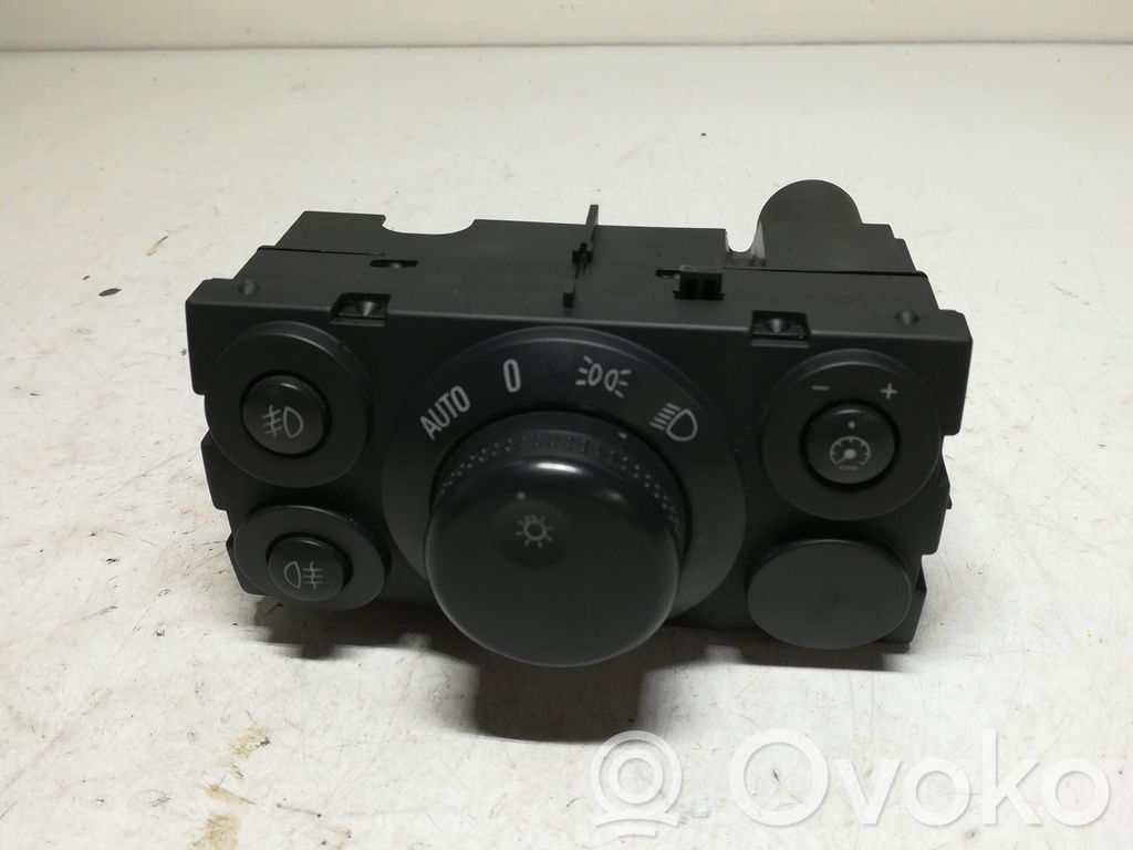 Opel Astra H Light switch 