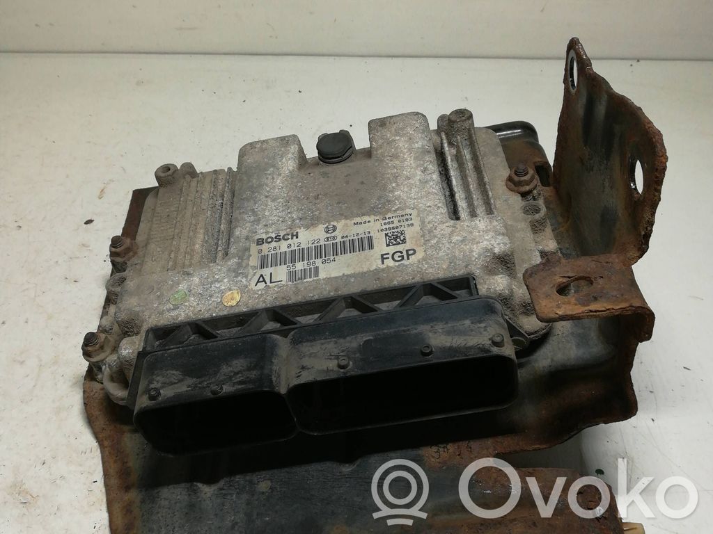 Opel Astra H Engine control unit/module 
