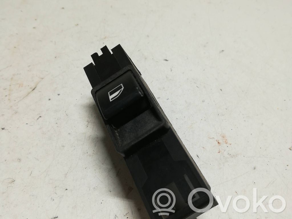 Electric window control switch   03120330,PA66GF30