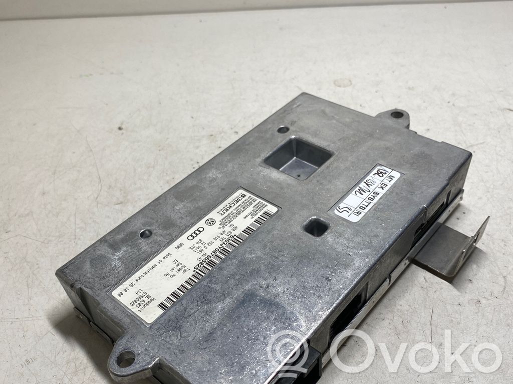 Multimedian ohjauslaite   4E0035729,4F0910732Q
