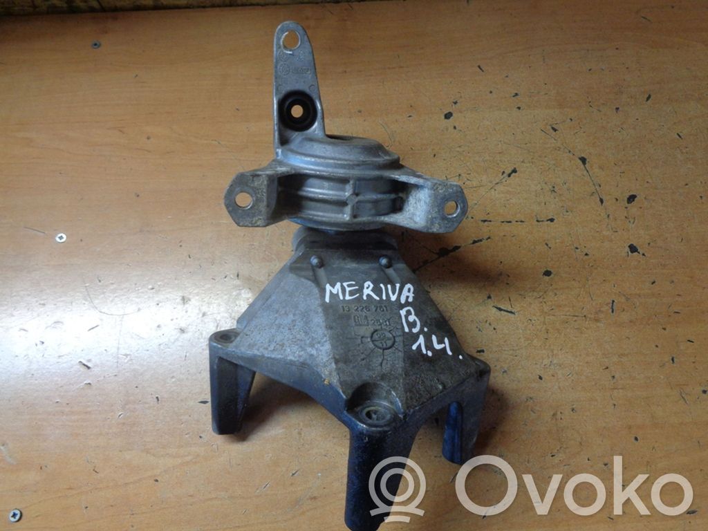 Engine mounting bracket   13226751,13271774,90539246