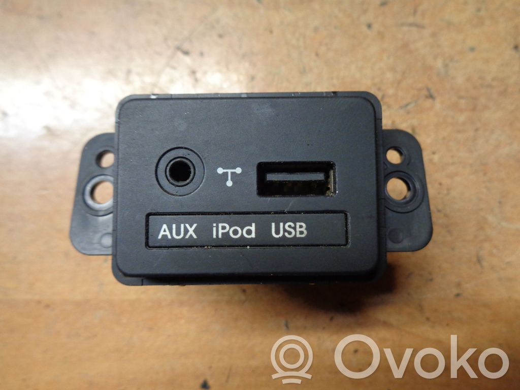 KIA Sorento Enchufe conector USB 