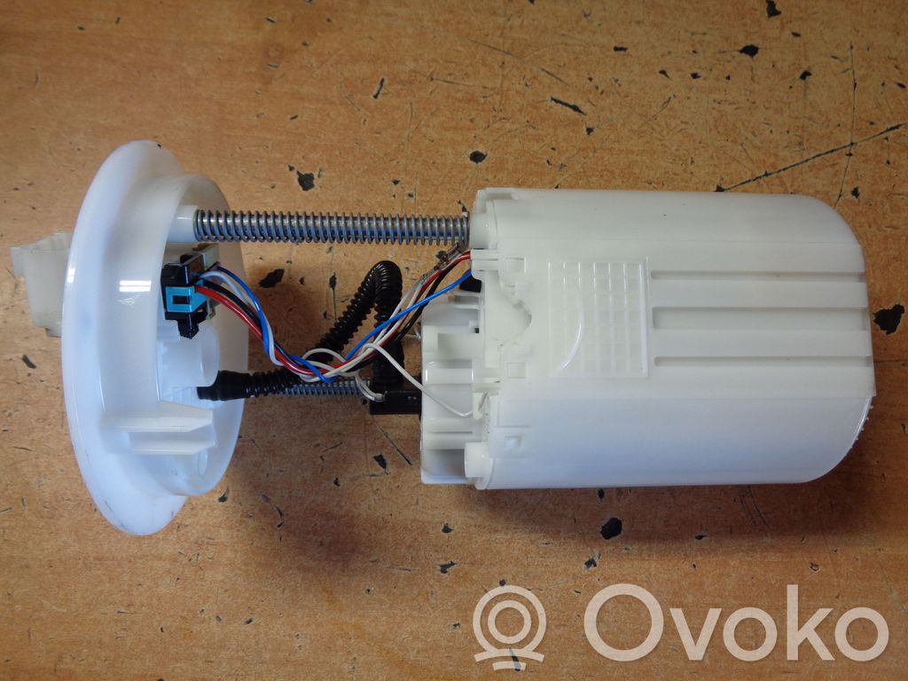 Opel Karl Bomba interna de combustible 