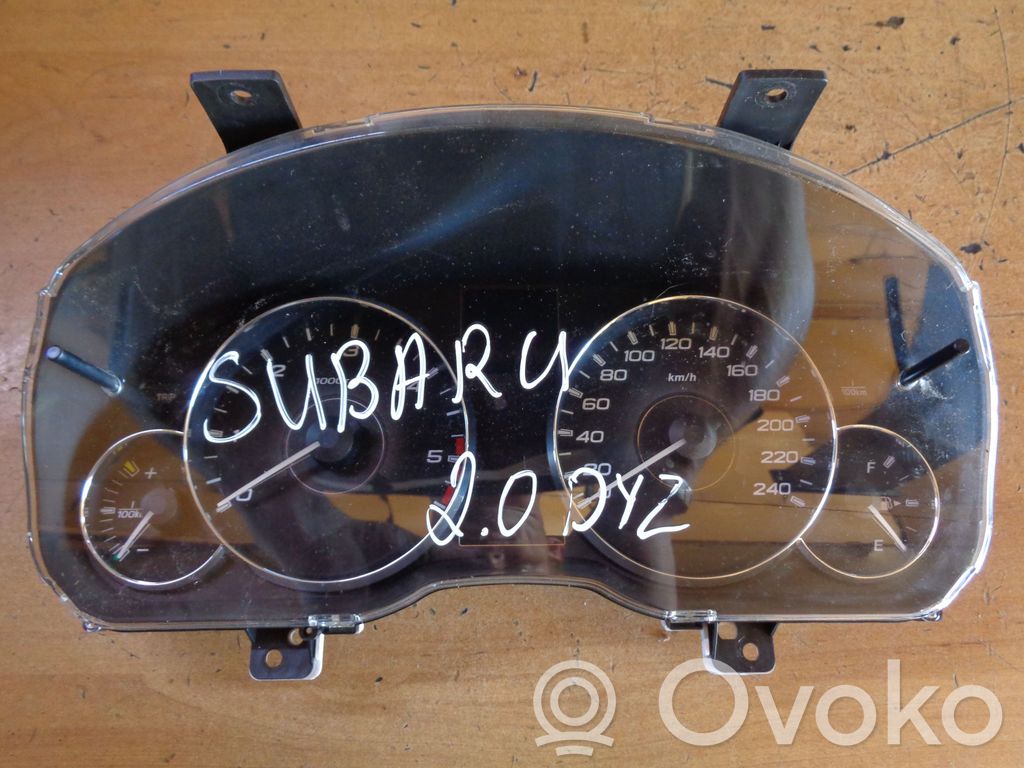 Subaru Legacy Licznik / Prędkościomierz 