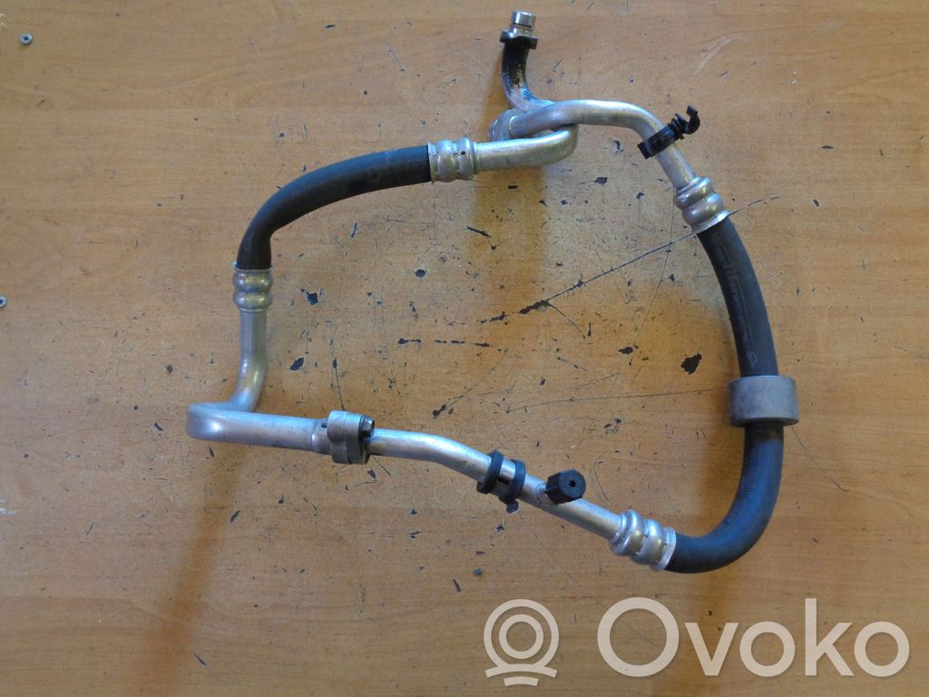 Renault Clio IV Ilmastointilaitteen putki (A/C) 