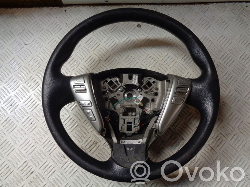 Nissan Note (E12) Ohjauspyörä 