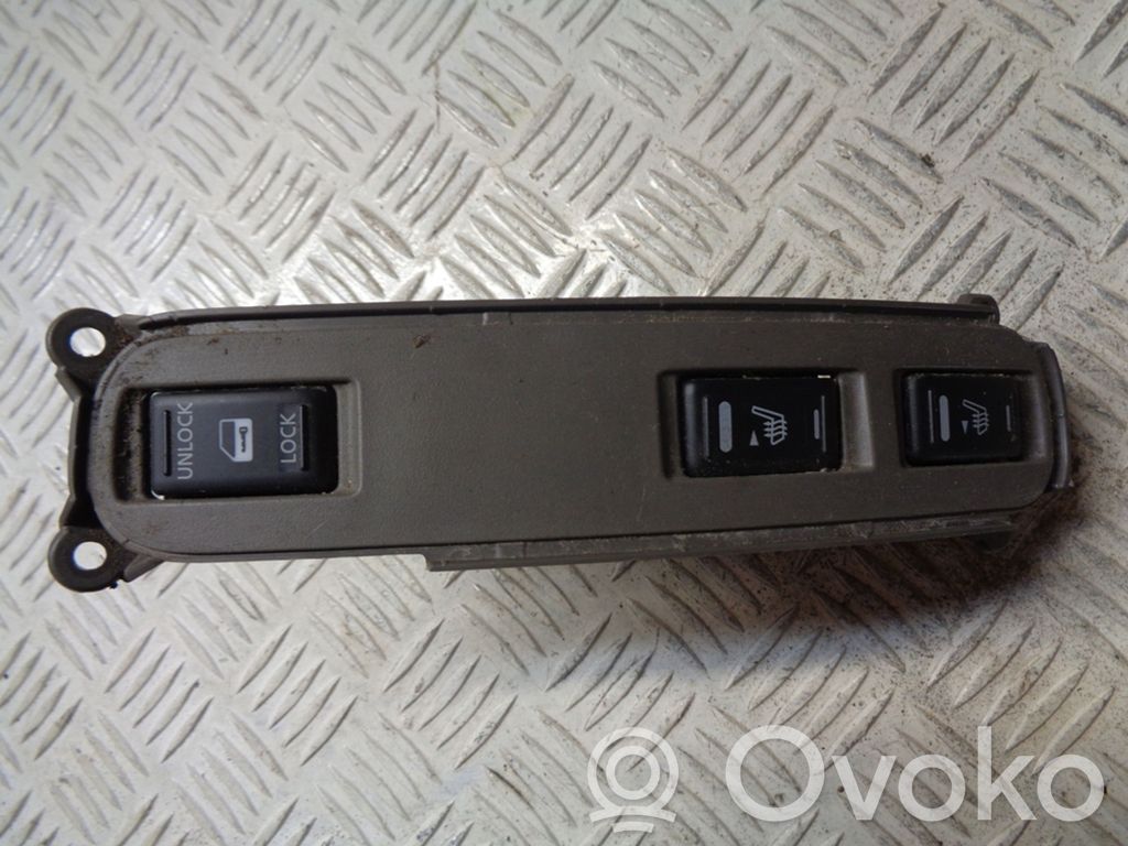 Nissan Note (E11) Interruptor de calefacción del asiento 