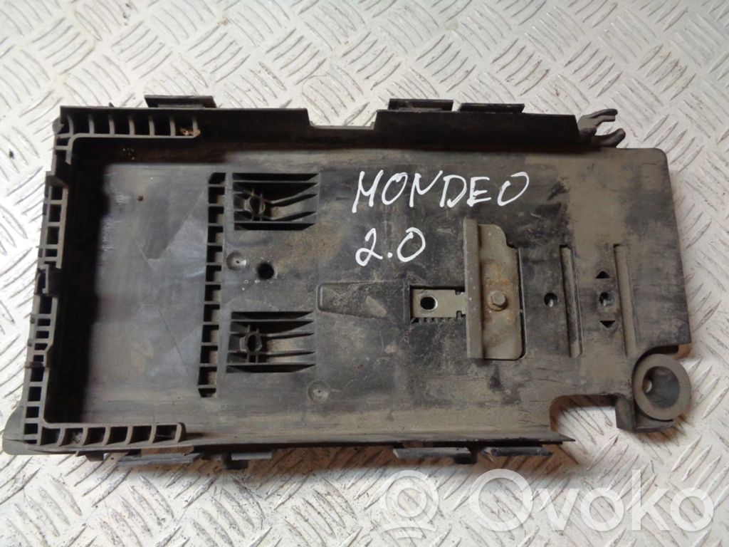 Ford Mondeo MK IV Akun alusta 