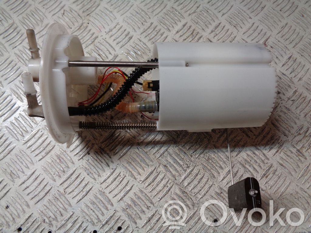 Nissan Note (E12) Bomba interna de combustible 