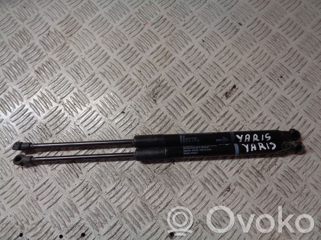 Toyota Yaris Amortyzator klapy tylnej bagażnika 