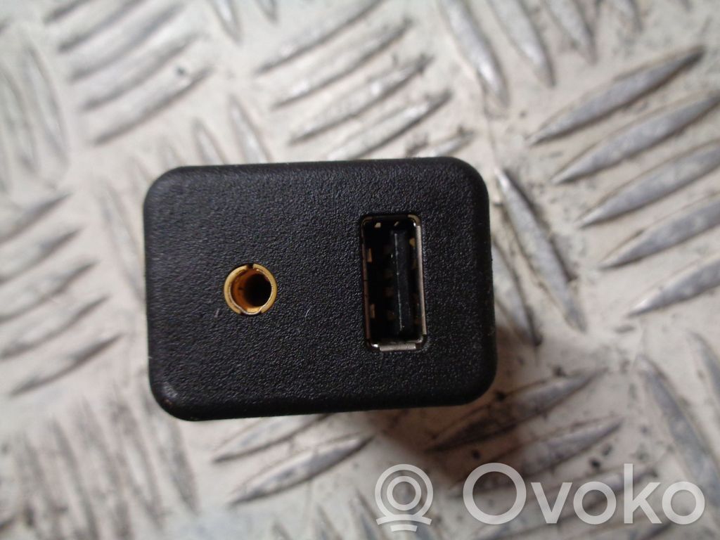 Chevrolet Cruze Разъем USB 