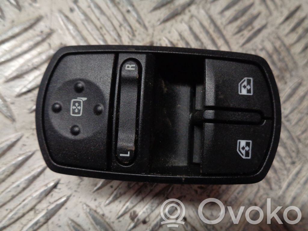 Opel Corsa E Electric window control switch 