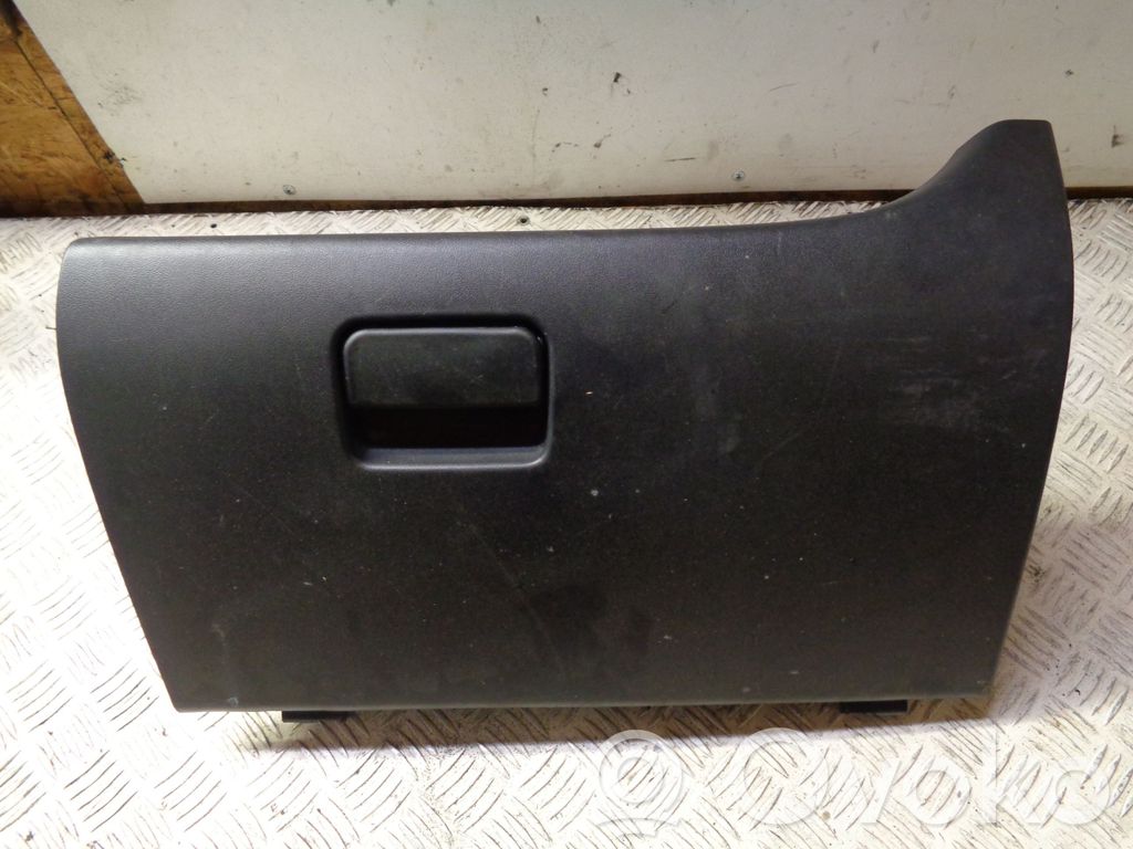 Mitsubishi Space Star Handschuhfach 
