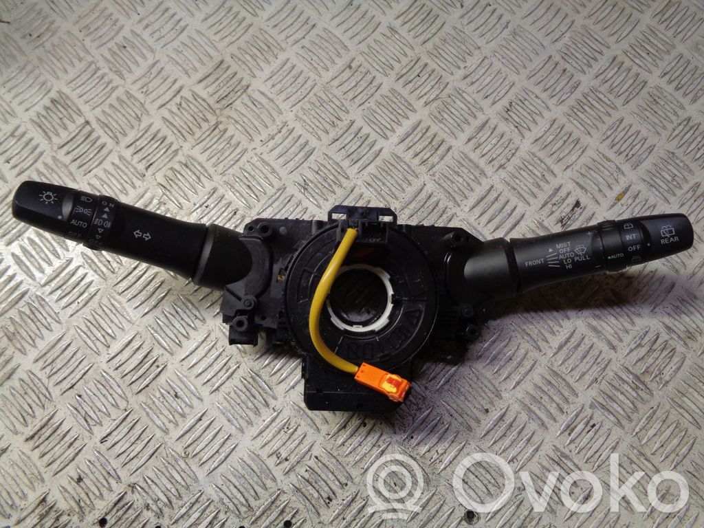 Mitsubishi Space Star Interruptor/palanca de limpiador de luz de giro 