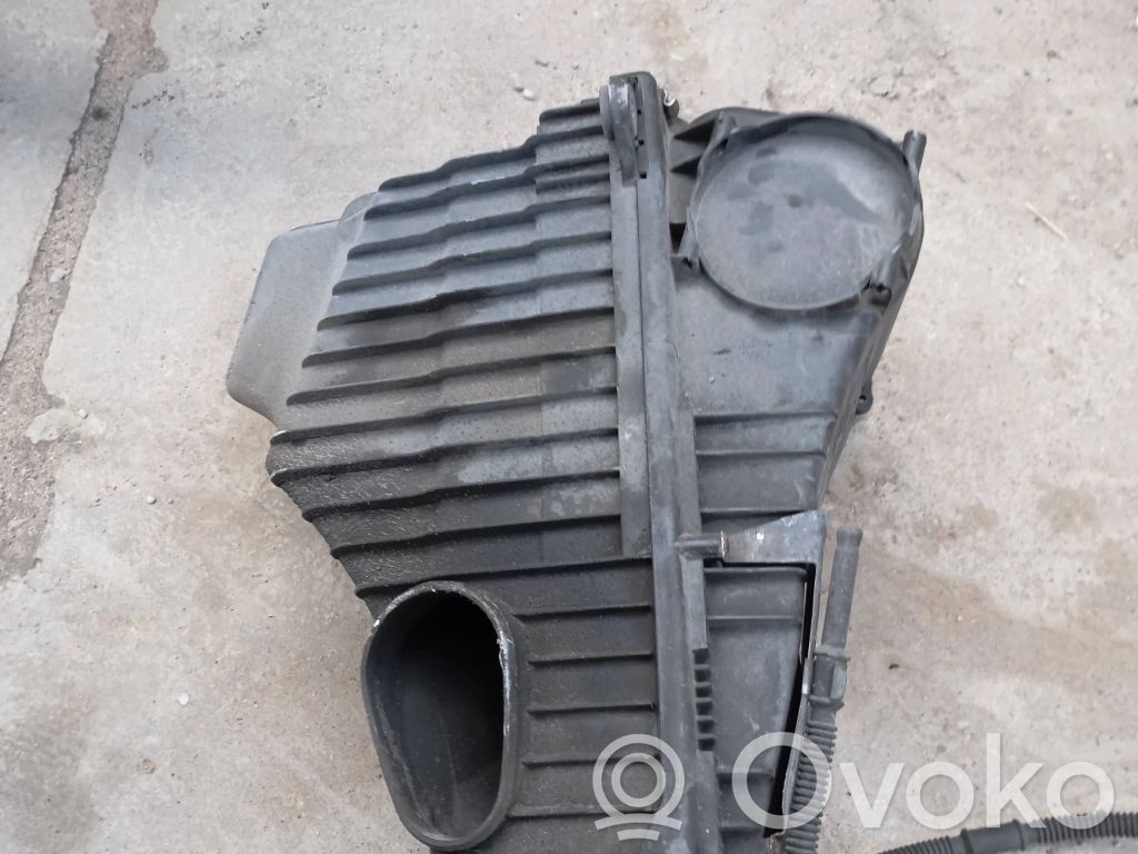 Audi Q7 4L Obudowa filtra powietrza 