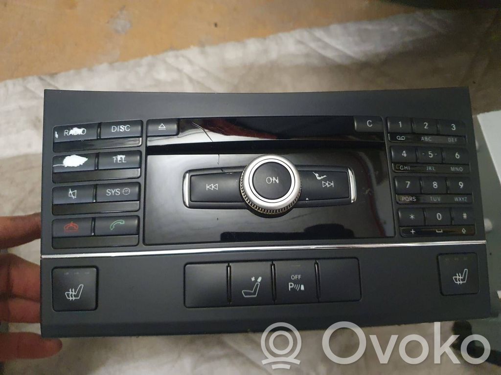 Mercedes-Benz E W212 Panel / Radioodtwarzacz CD/DVD/GPS 