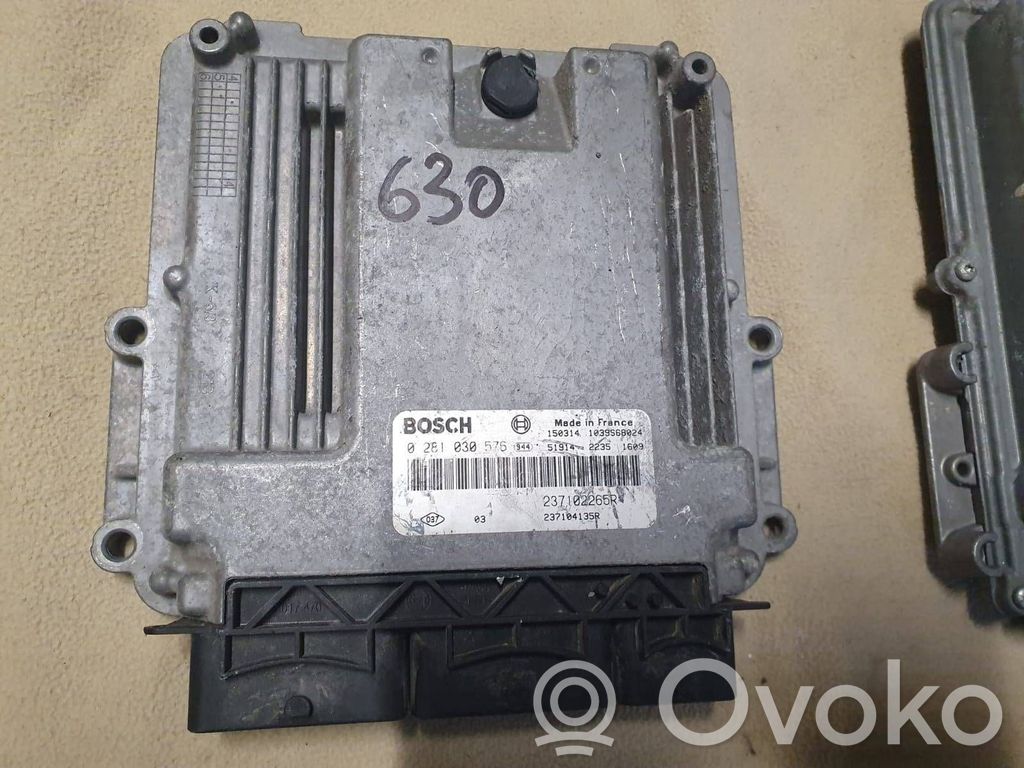 Renault Master III Engine control unit/module 