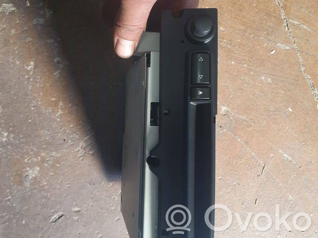 Radio / CD-Player / DVD-Player / Navigation   6950814