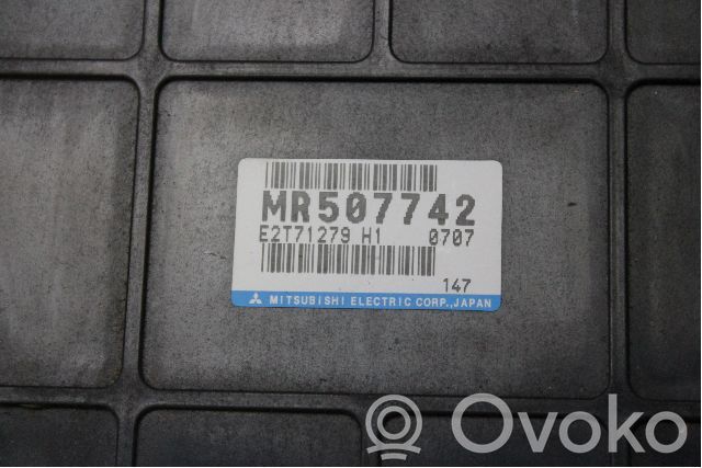 Unité de commande / module d'injection   MR507742,E2T71279H1