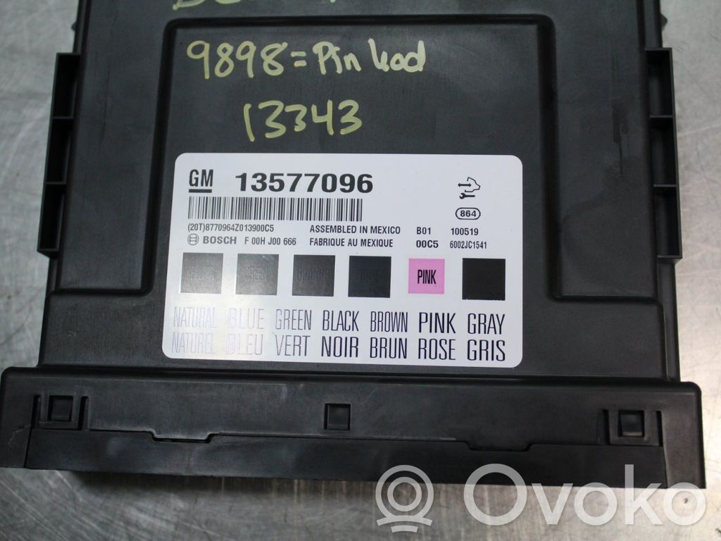 Opel Astra J Module de fusibles 