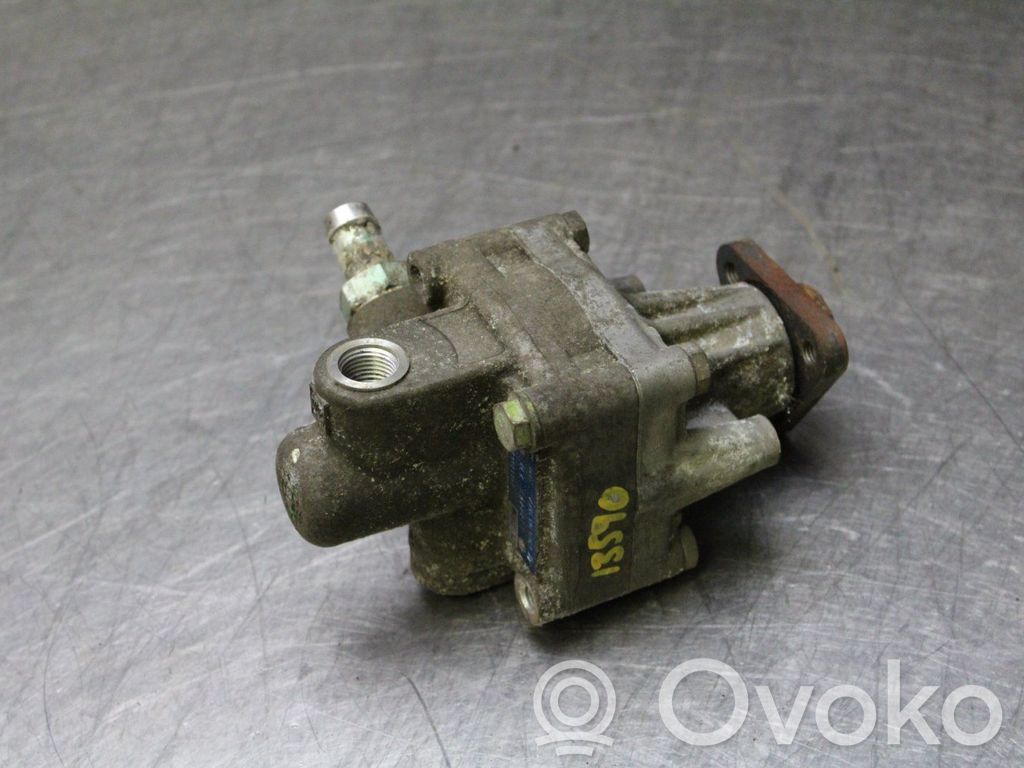 Audi A4 S4 B5 8D Power steering pump 