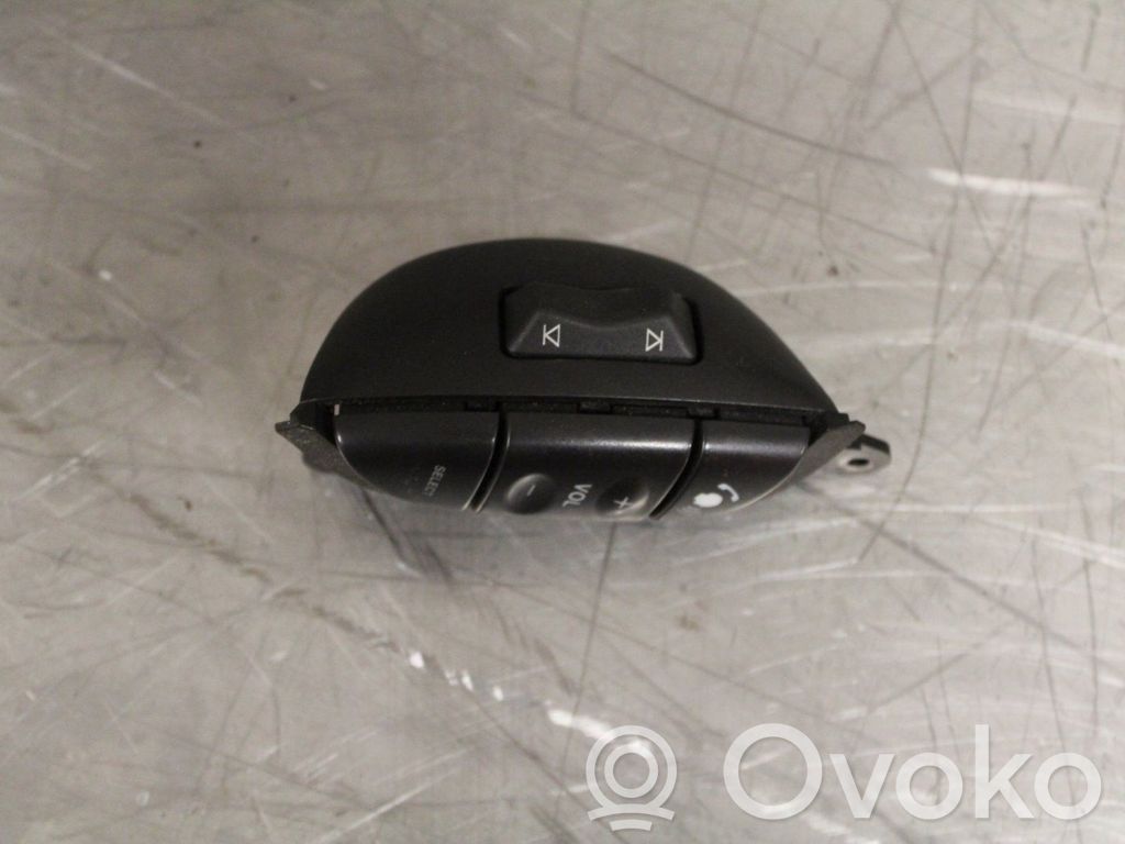 Jaguar X-Type Steering wheel buttons/switches 
