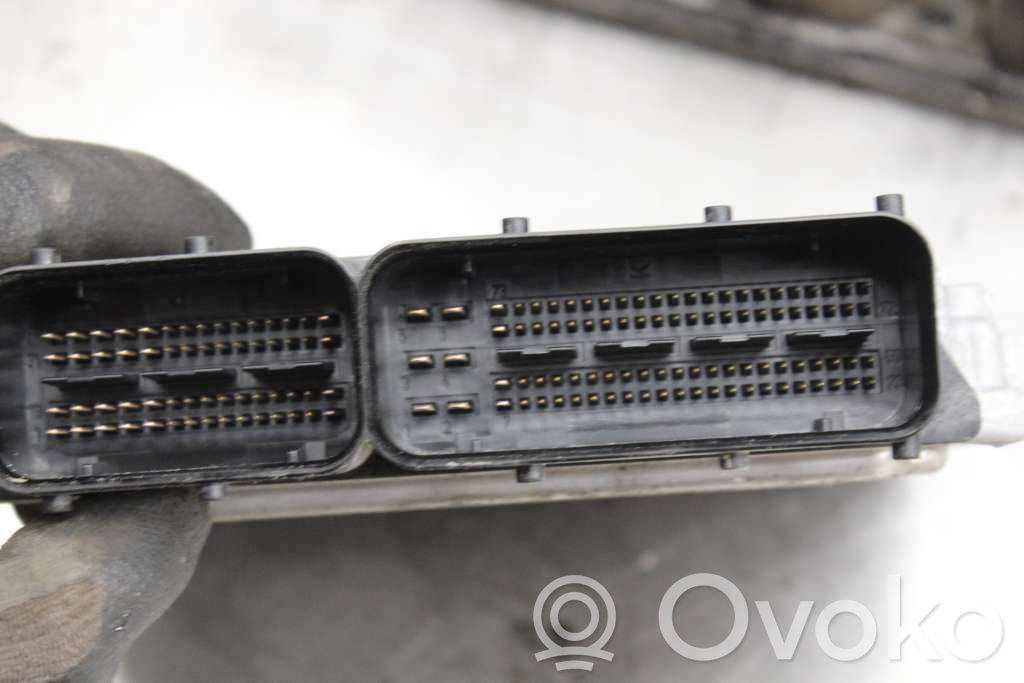 Volkswagen PASSAT B6 Centralina/modulo motore iniezione 