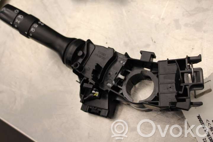 Toyota Yaris Palanca de intermitentes 