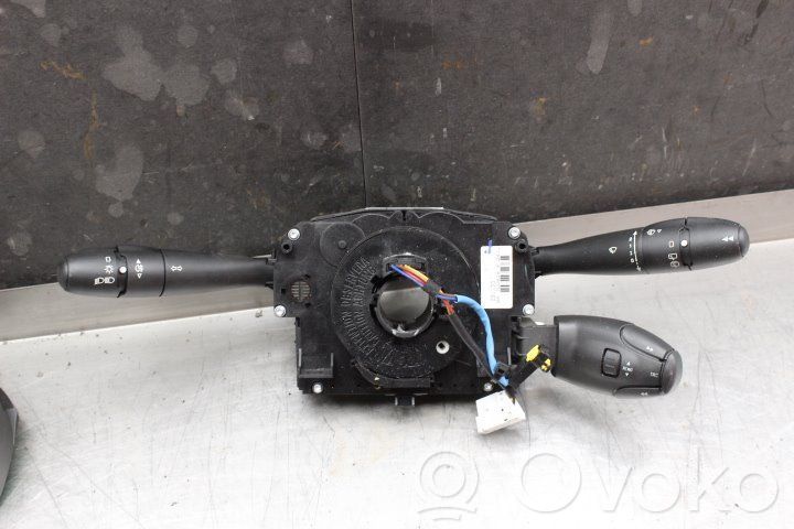 Peugeot 207 Wiper turn signal indicator stalk/switch 