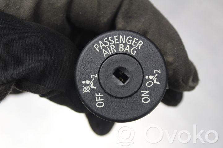 BMW 7 F01 F02 F03 F04 Passenger airbag on/off switch 