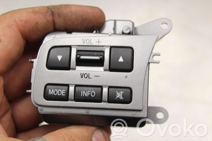 Mazda 2 Boutons / interrupteurs volant 