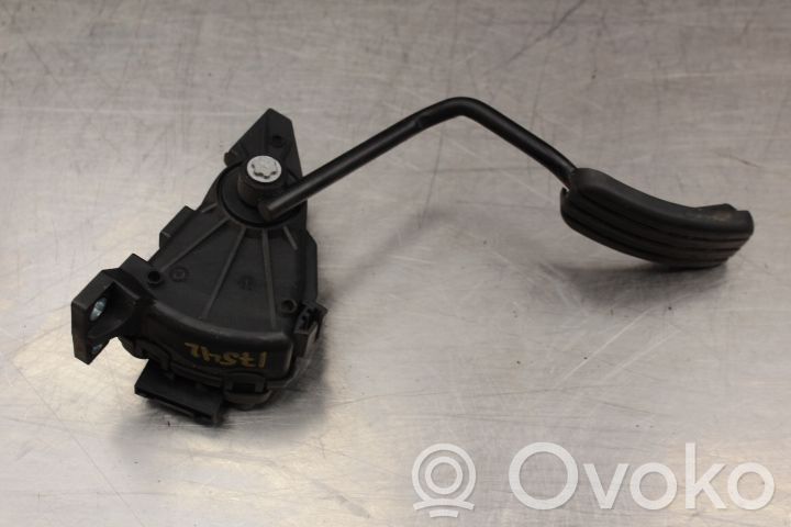 Opel Vivaro Kaasupolkimen asentoanturi 