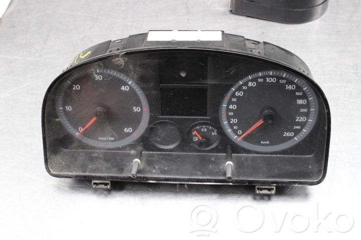 Volkswagen Caddy Geschwindigkeitsmesser Cockpit 