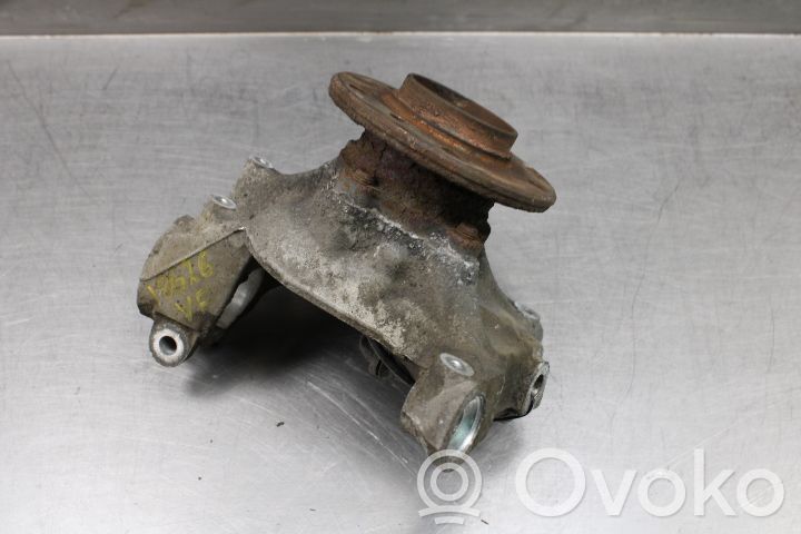 Front wheel hub spindle knuckle