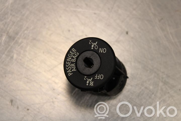 BMW 3 E90 E91 Passenger airbag on/off switch 