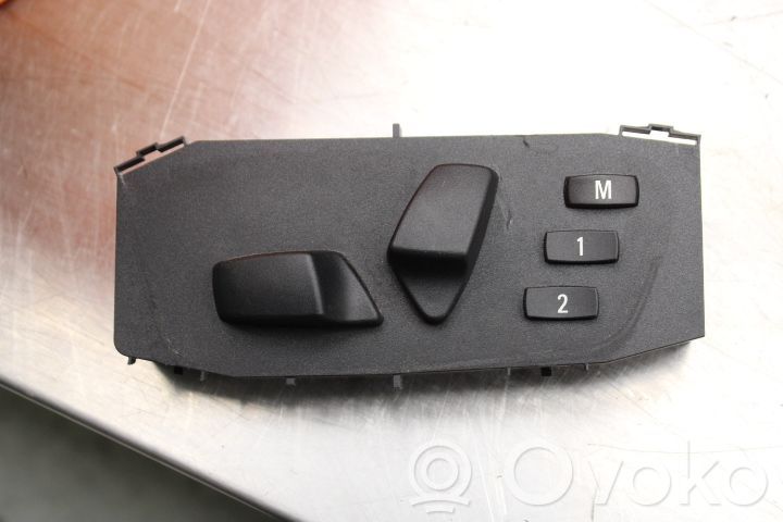 Seat control switch   6936979