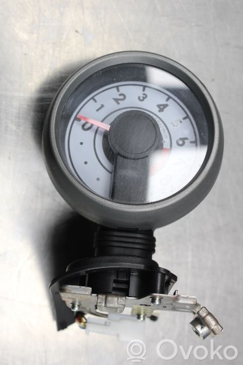 Peugeot 107 Tachometer 