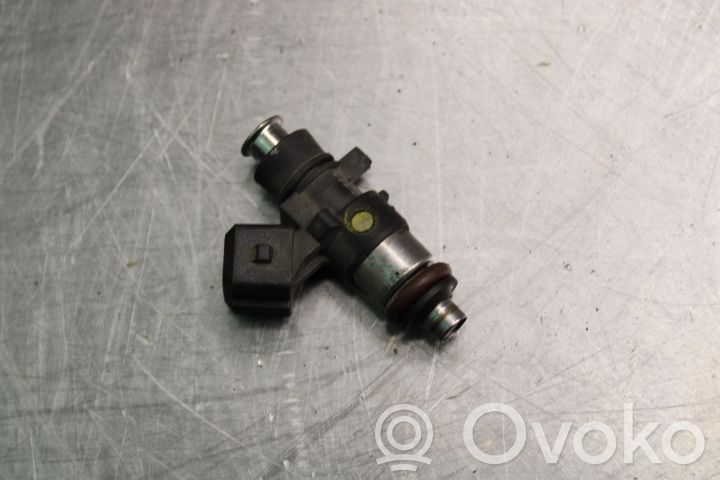Renault Clio III Inyector de combustible 