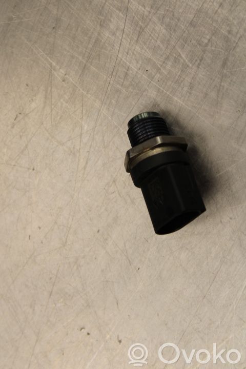 BMW 3 E90 E91 Fuel pressure regulator 