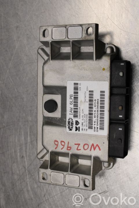 Unité de commande / module d'injection   9658283680